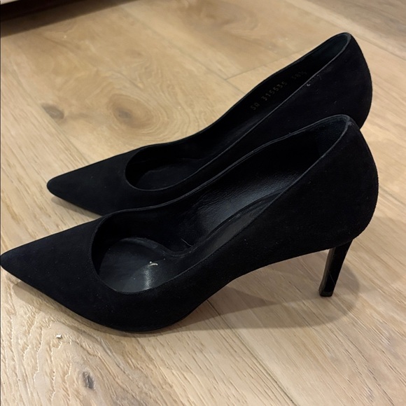 Saint Laurent Classic Black Heels - Picture 2 of 4